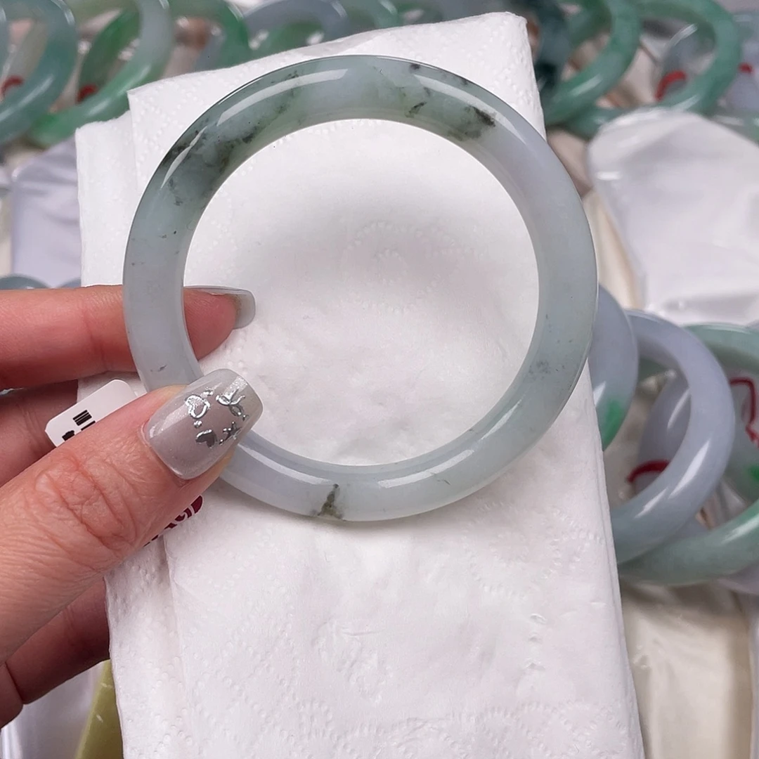 翡翠未镶嵌手镯093