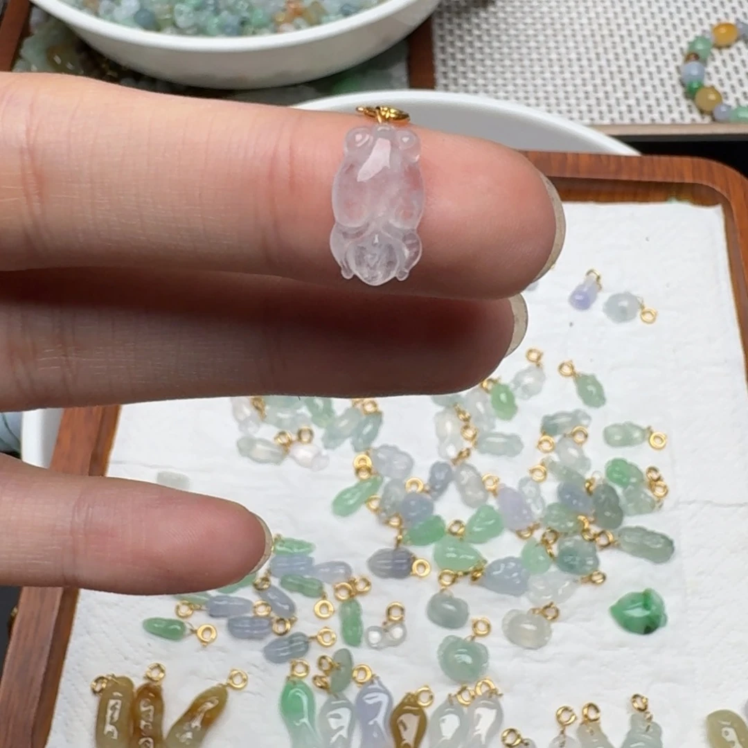 翡翠挂件未镶嵌缘****思