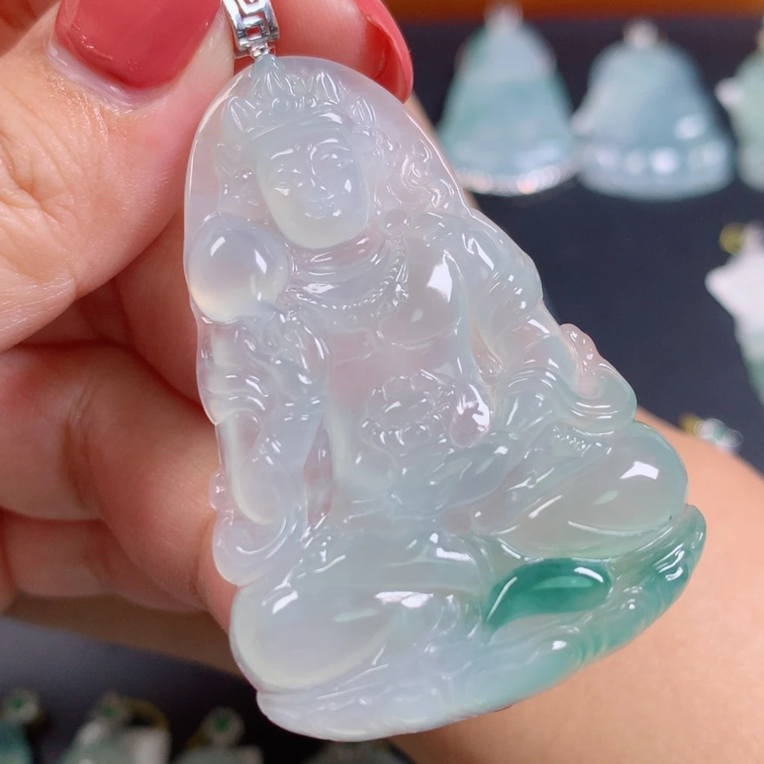 翡翠18K金镶嵌颈饰度母