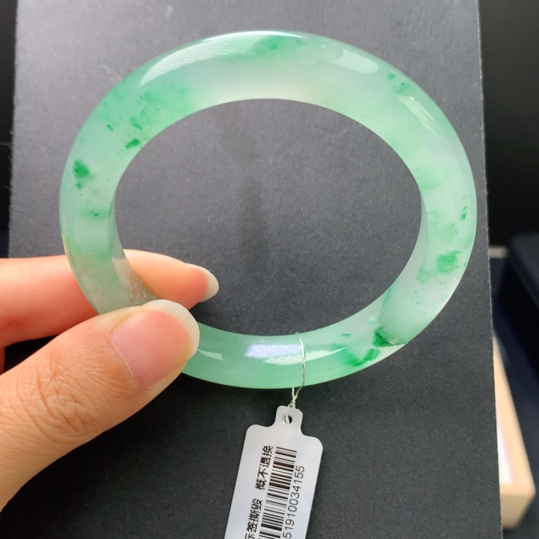 未镶嵌手镯石英质玉