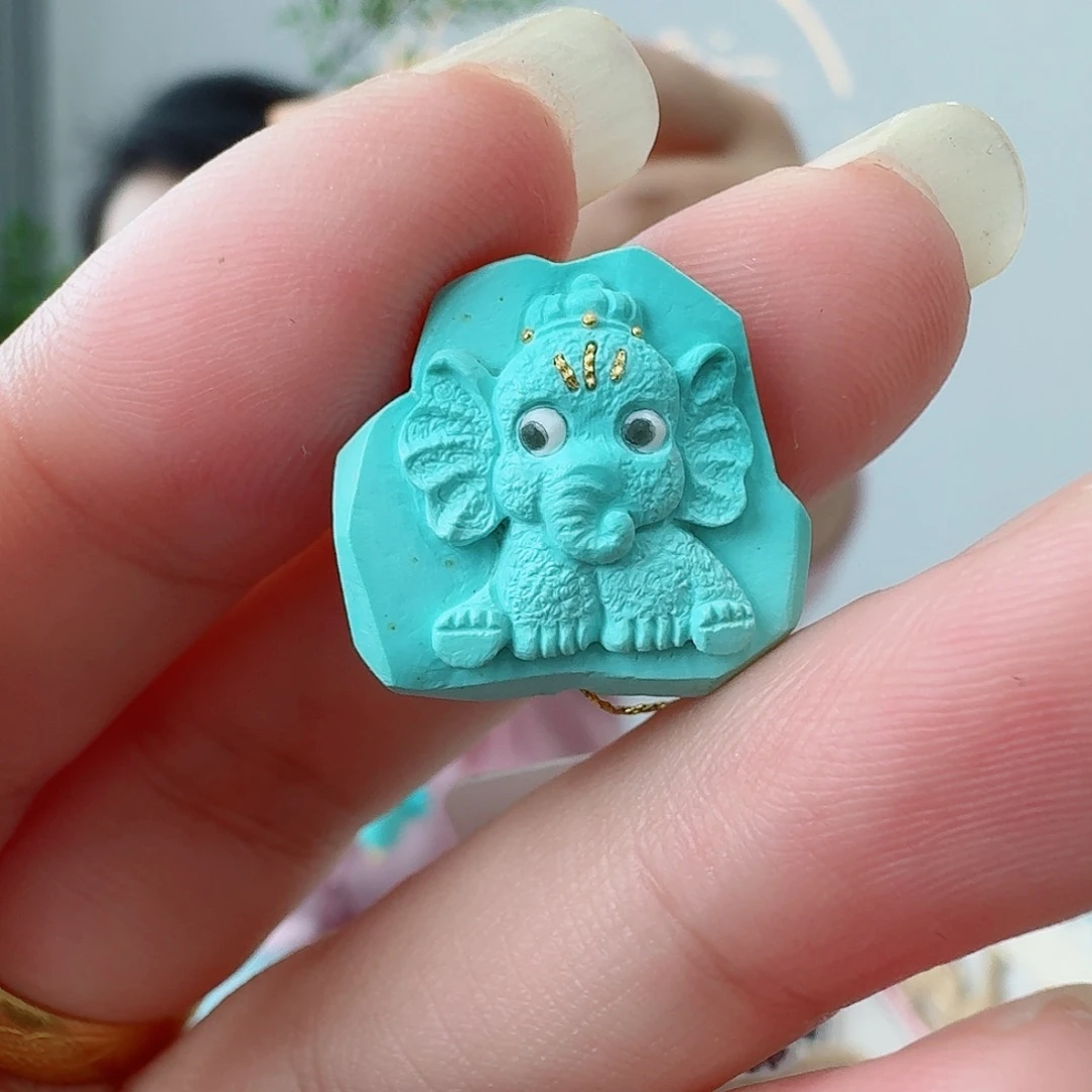 绿松石未镶嵌珠宝奇石