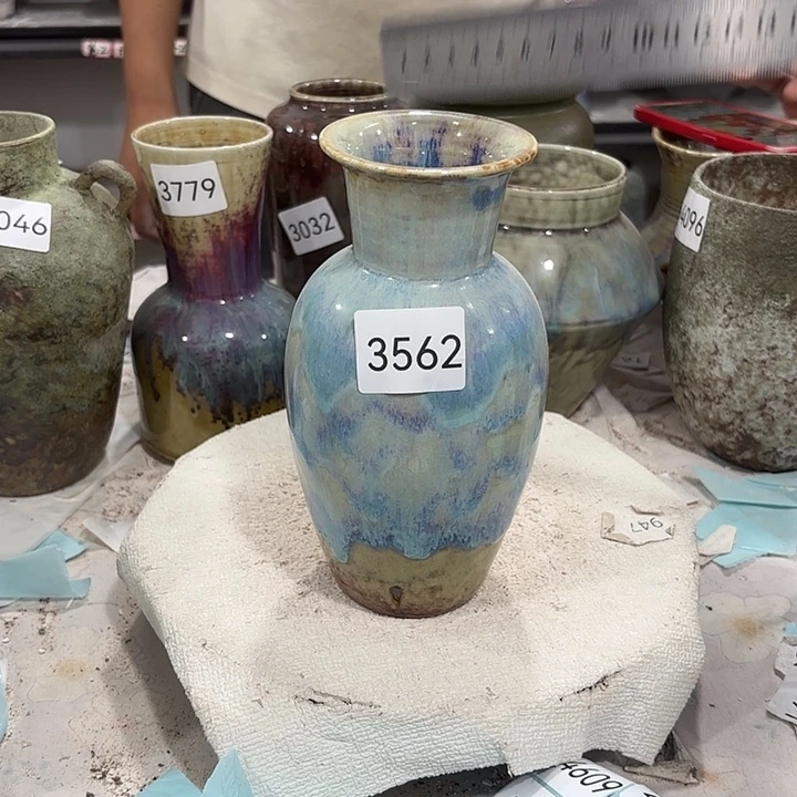 摆件高20，口5，瑕疵处理3562