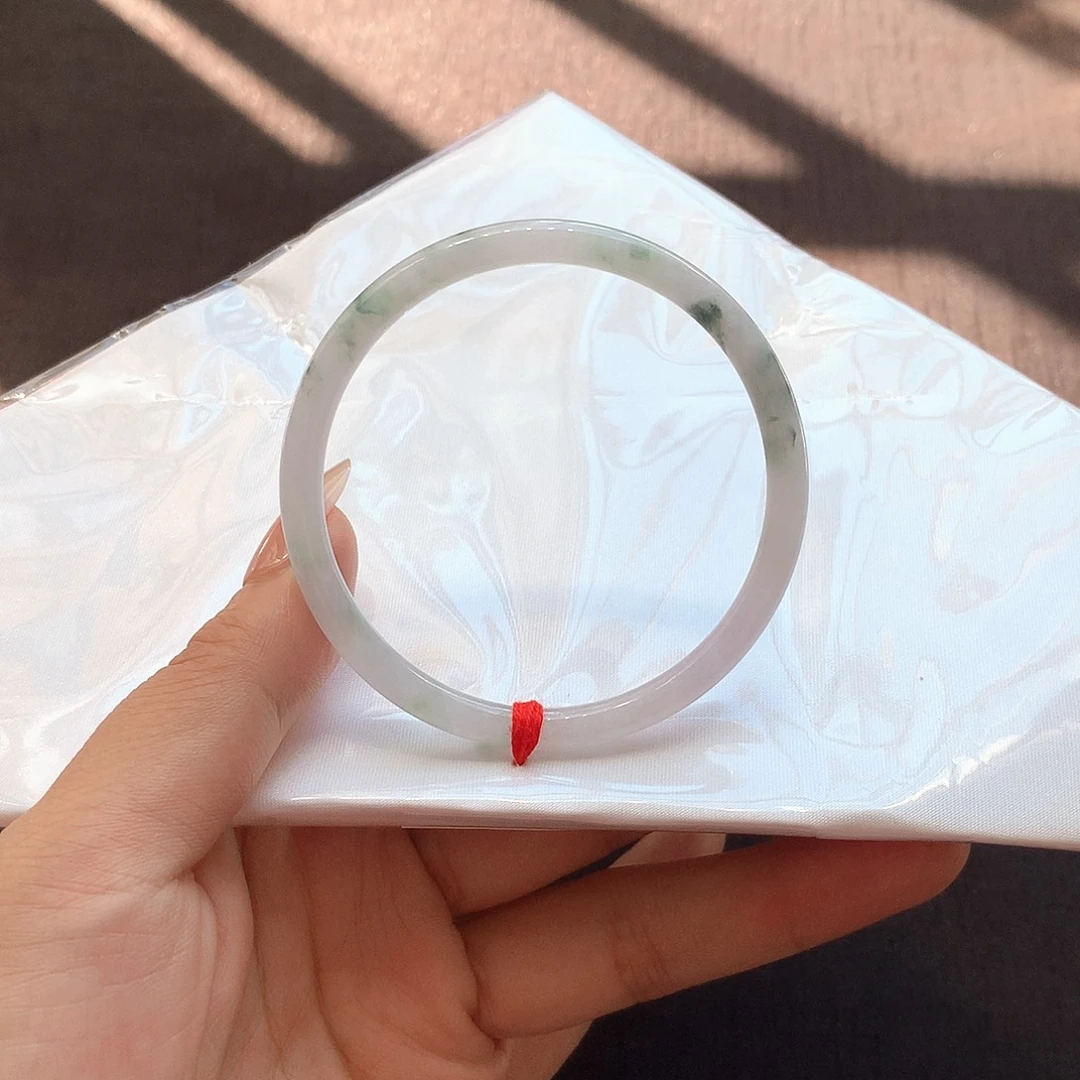 翡翠手镯未镶嵌56圈口