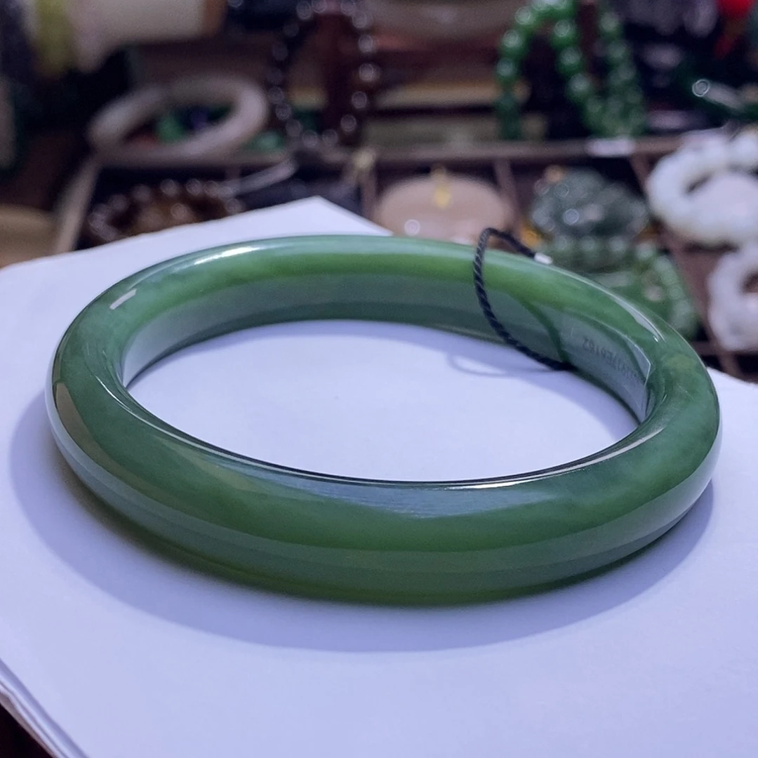 未镶嵌和田玉耳饰收藏级61碧玉老矿料高冰猫眼阳绿手镯