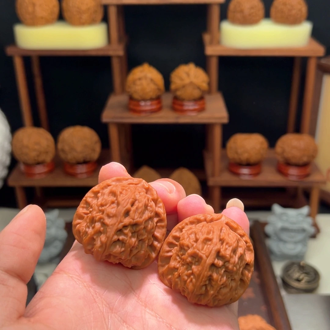 文玩核桃吊坠全品40三角白