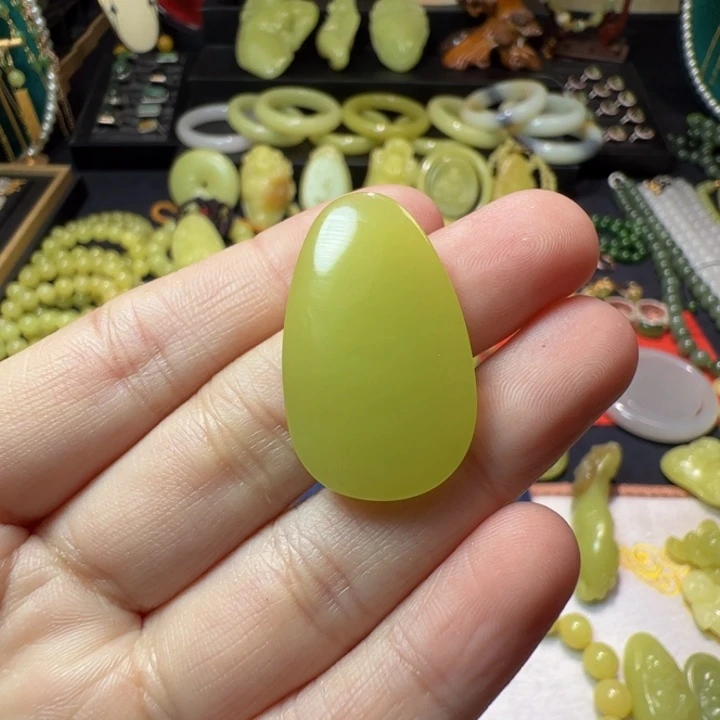 和田玉（黄玉）颈饰未镶嵌