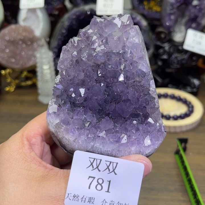 未镶嵌水晶大型摆件（非配饰）