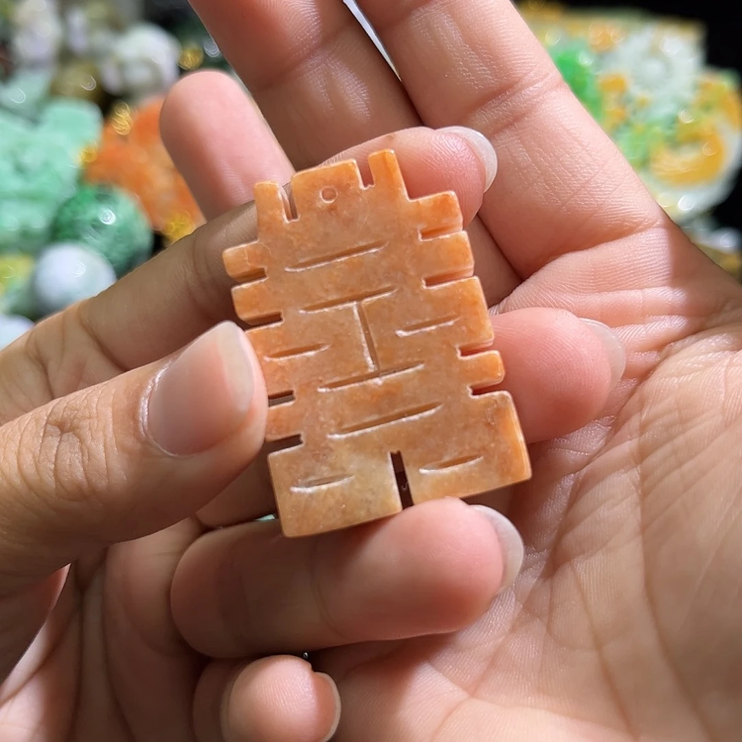 翡翠未镶嵌颈饰待编织