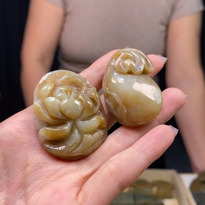 岫岩河磨玉（透闪石质玉）颈饰未镶嵌