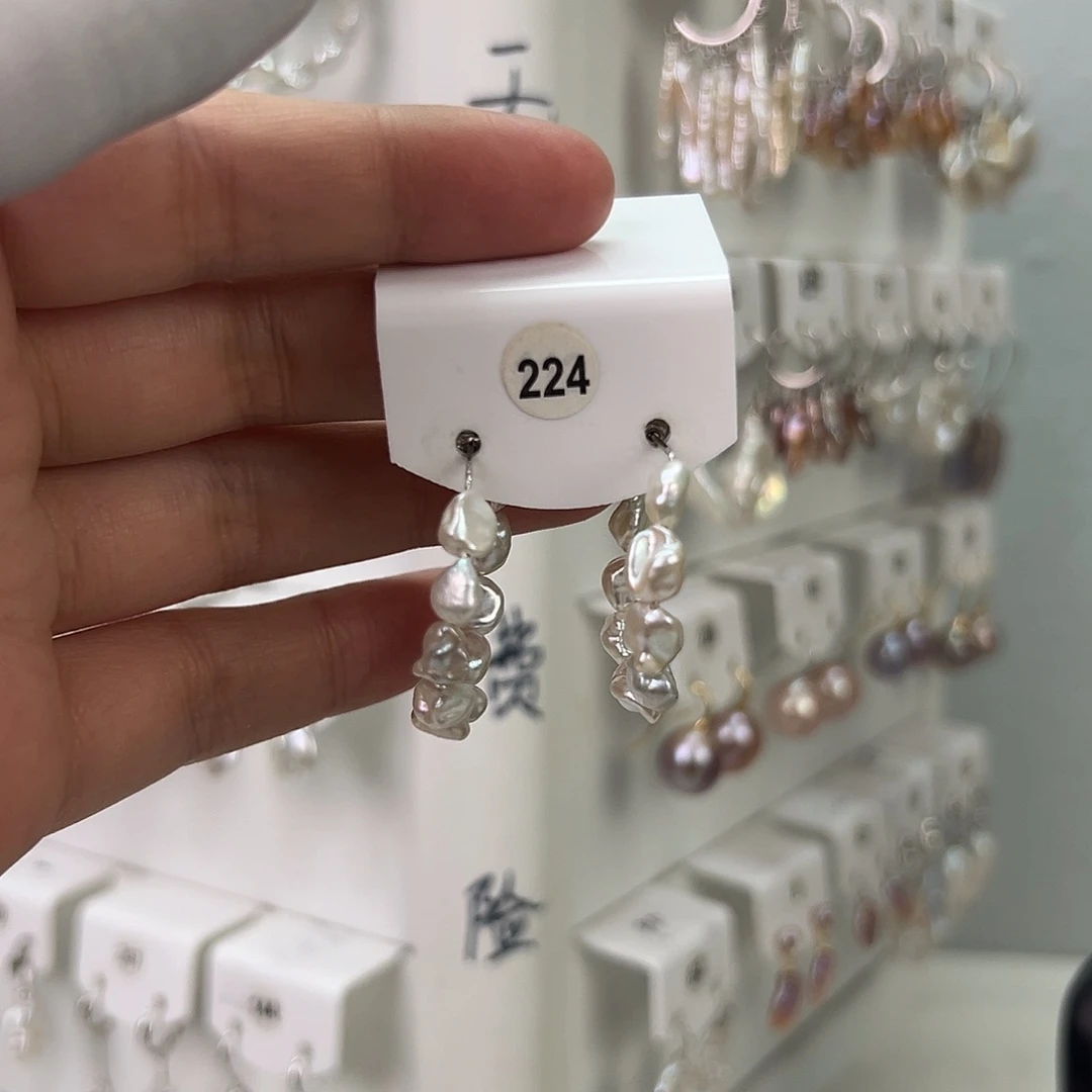 非金属巴洛克花瓣耳饰