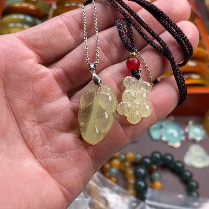 蛇纹石玉手镯未镶嵌火*果