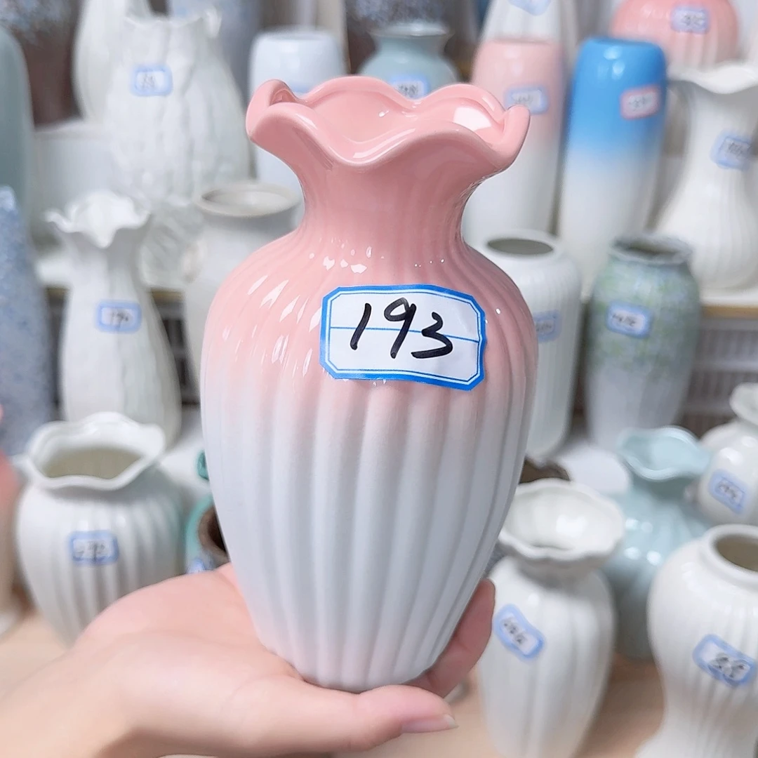193号小花瓶高18厘米一个