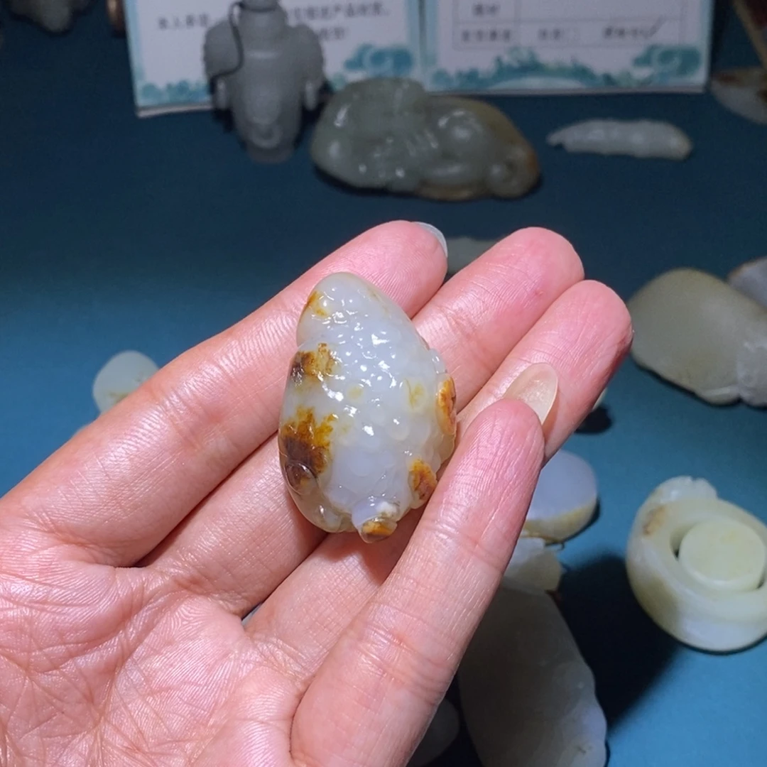 自***在和田玉未镶嵌颈饰