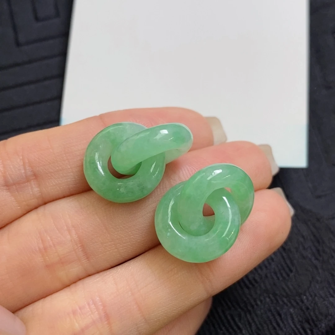 翡翠未镶嵌耳饰果绿双环