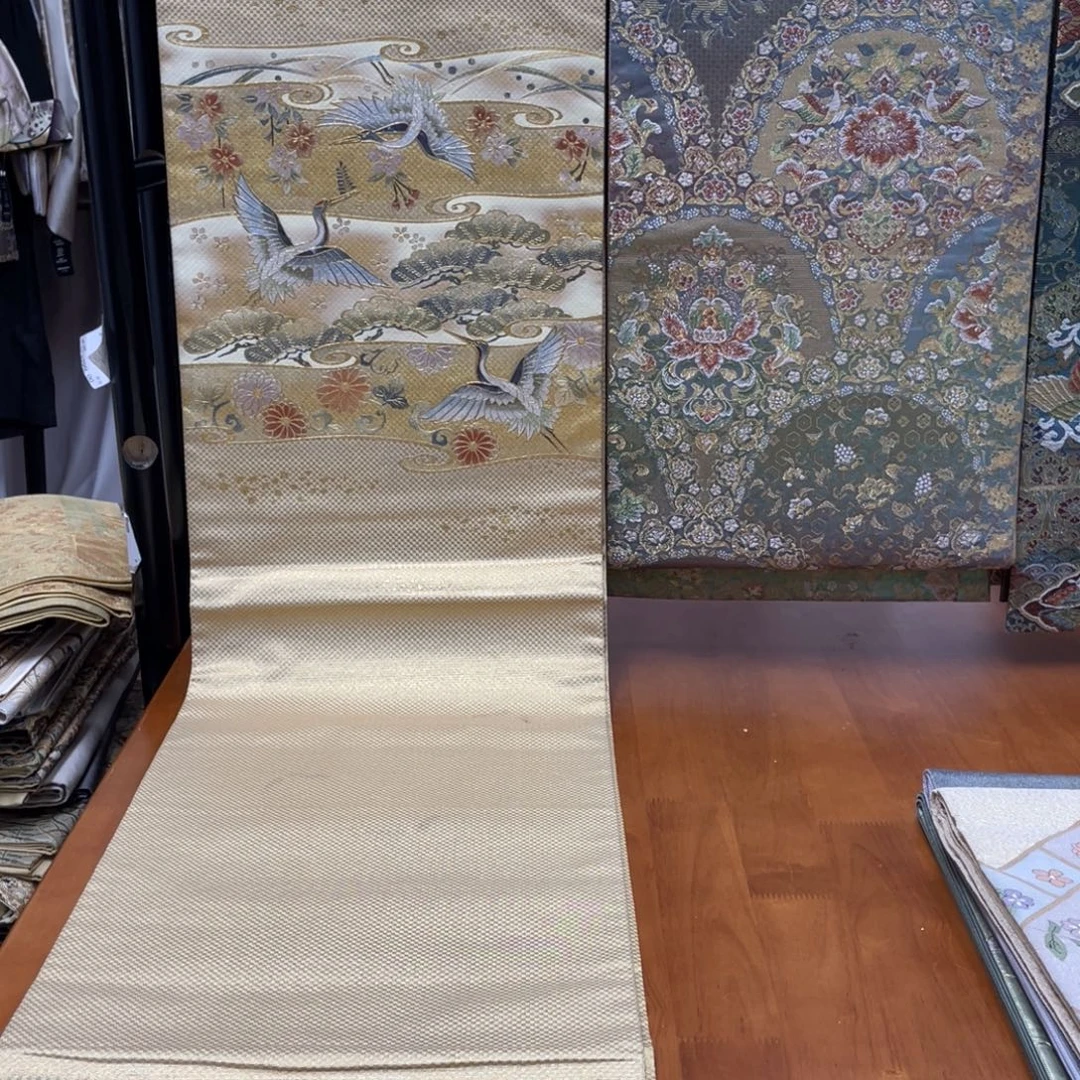 织绣金莳绘嵌螺钿