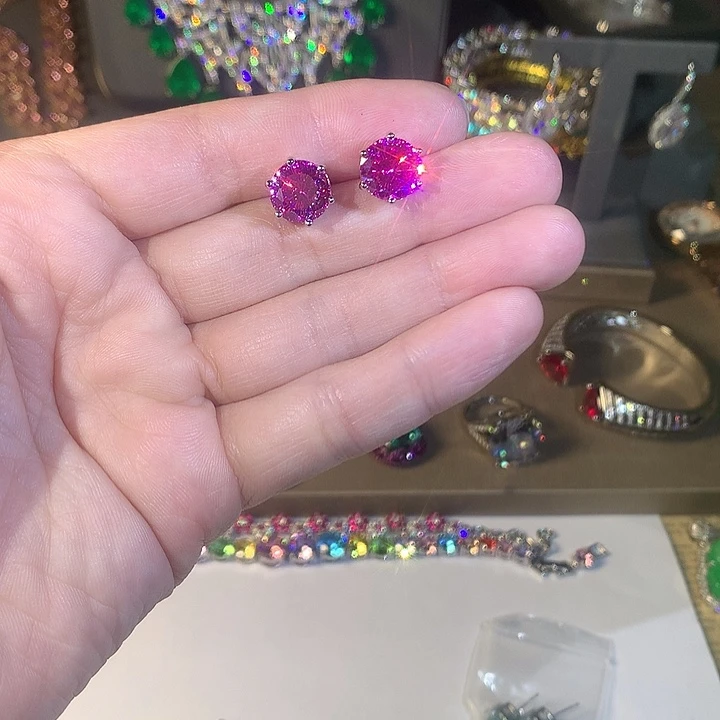非金属15耳钉。