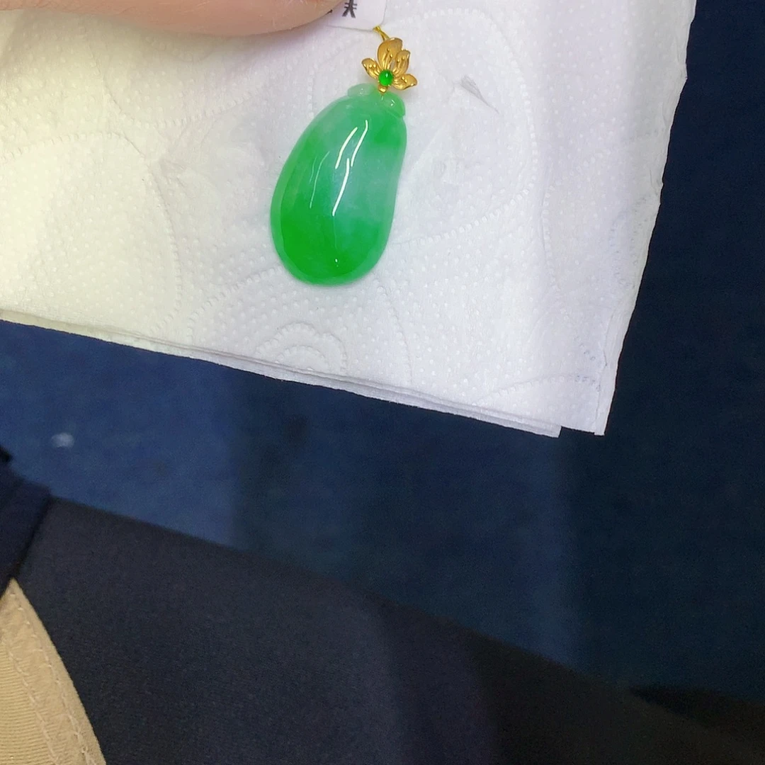 翡翠18K金镶嵌颈饰