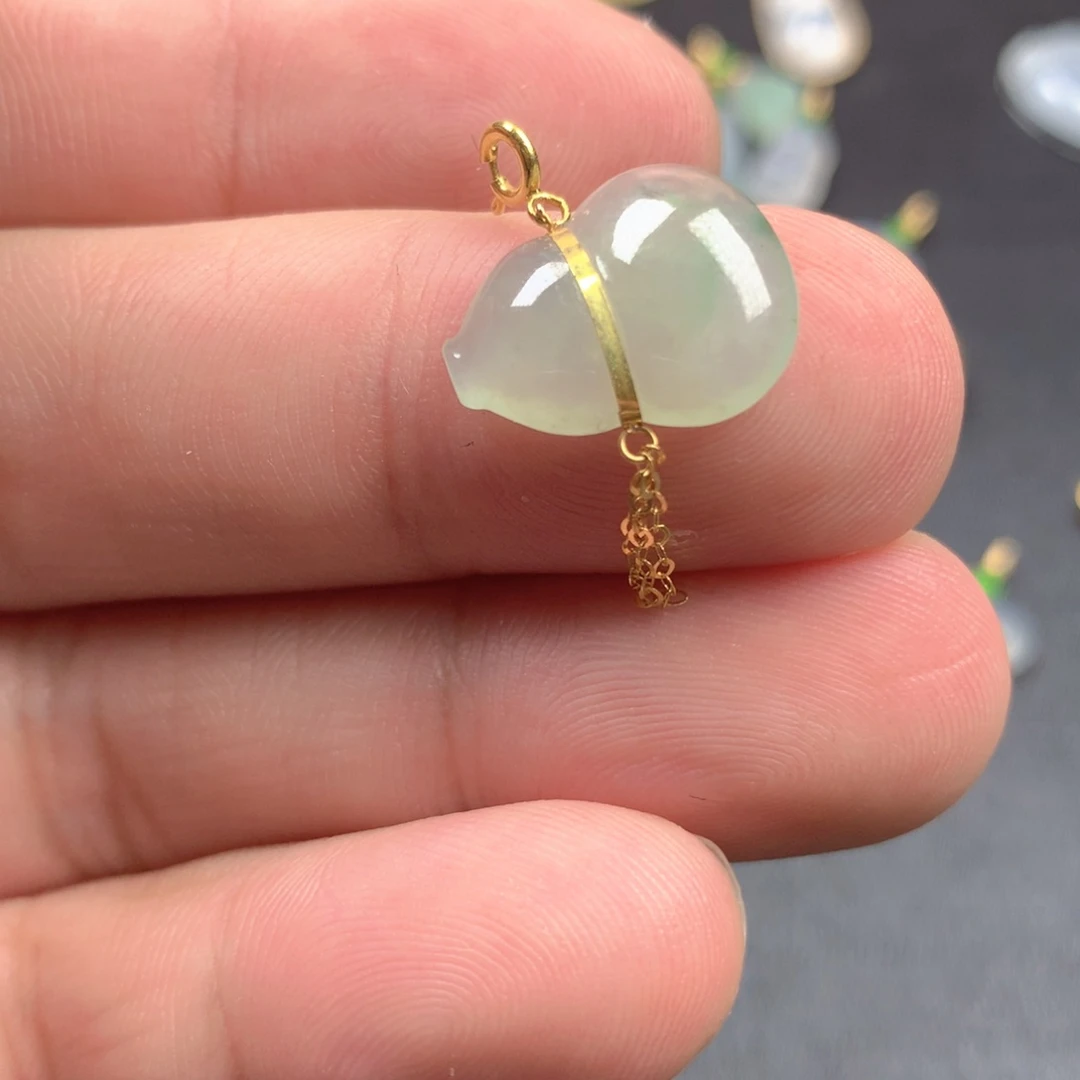 【闪购商品】颈饰18K金镶嵌翡翠翡翠