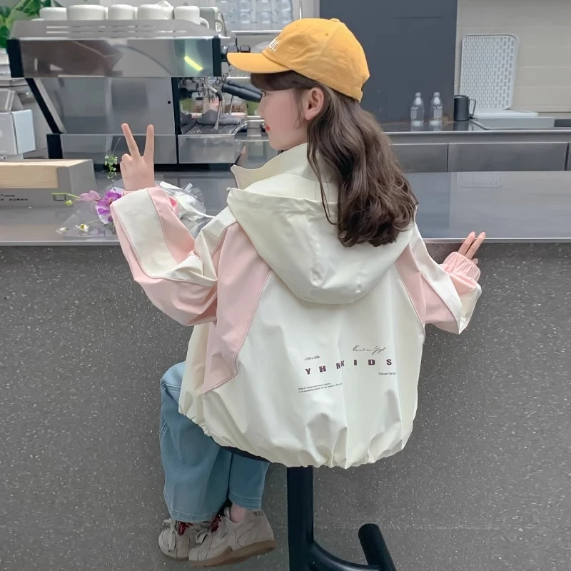 女童外套春装2025新款儿童洋气时髦女孩冲锋衣春秋季连帽大童上衣