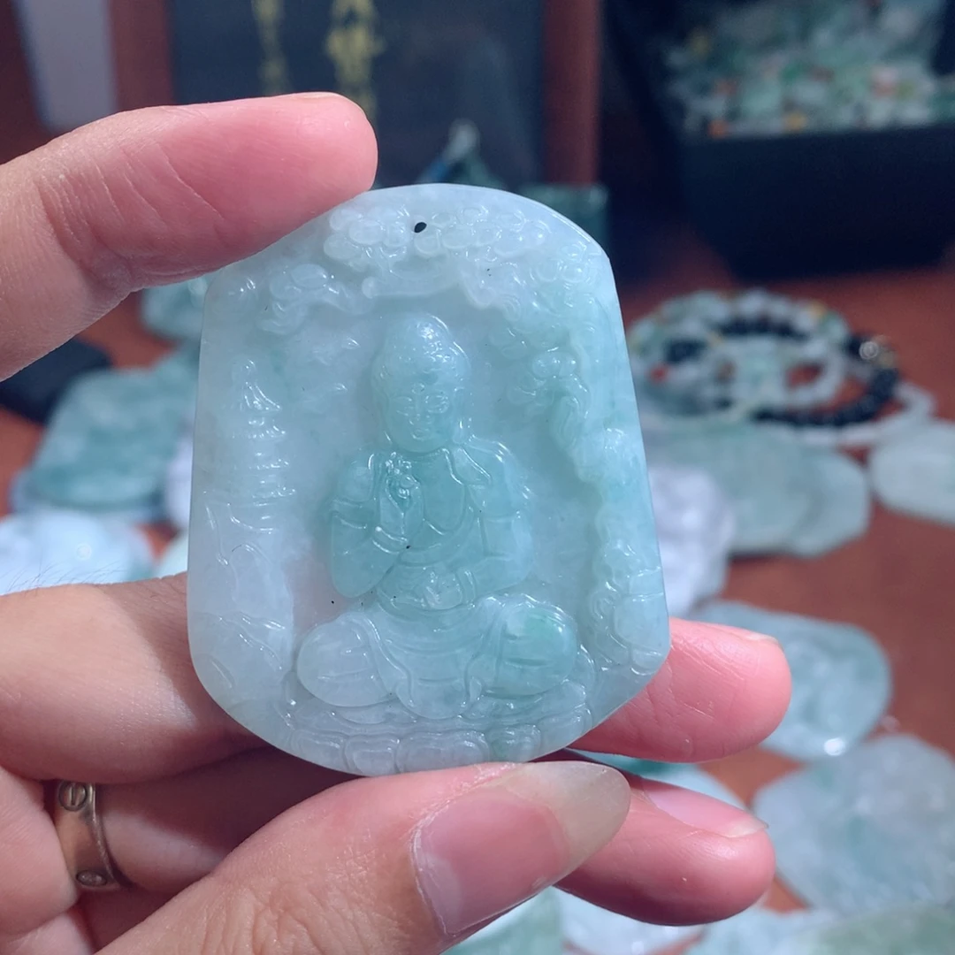 翡翠未镶嵌颈饰翡翠