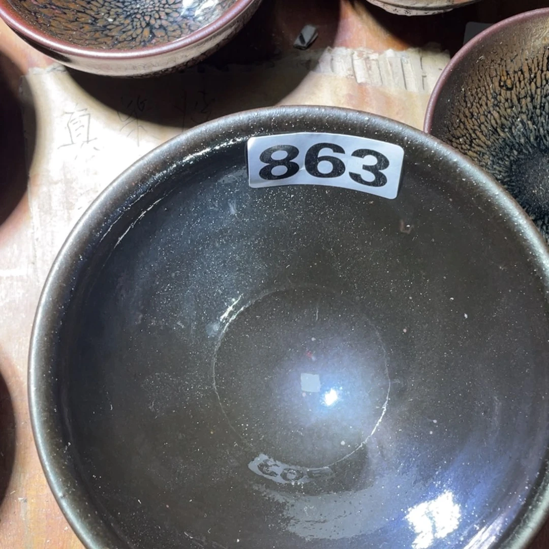 摆件提出建议在这里继续等待