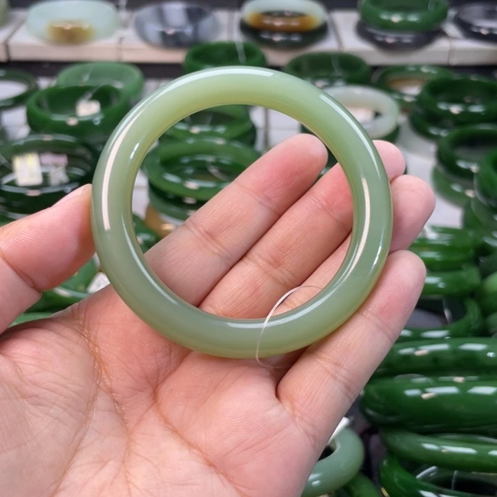 和田玉（碧玉）手镯未镶嵌