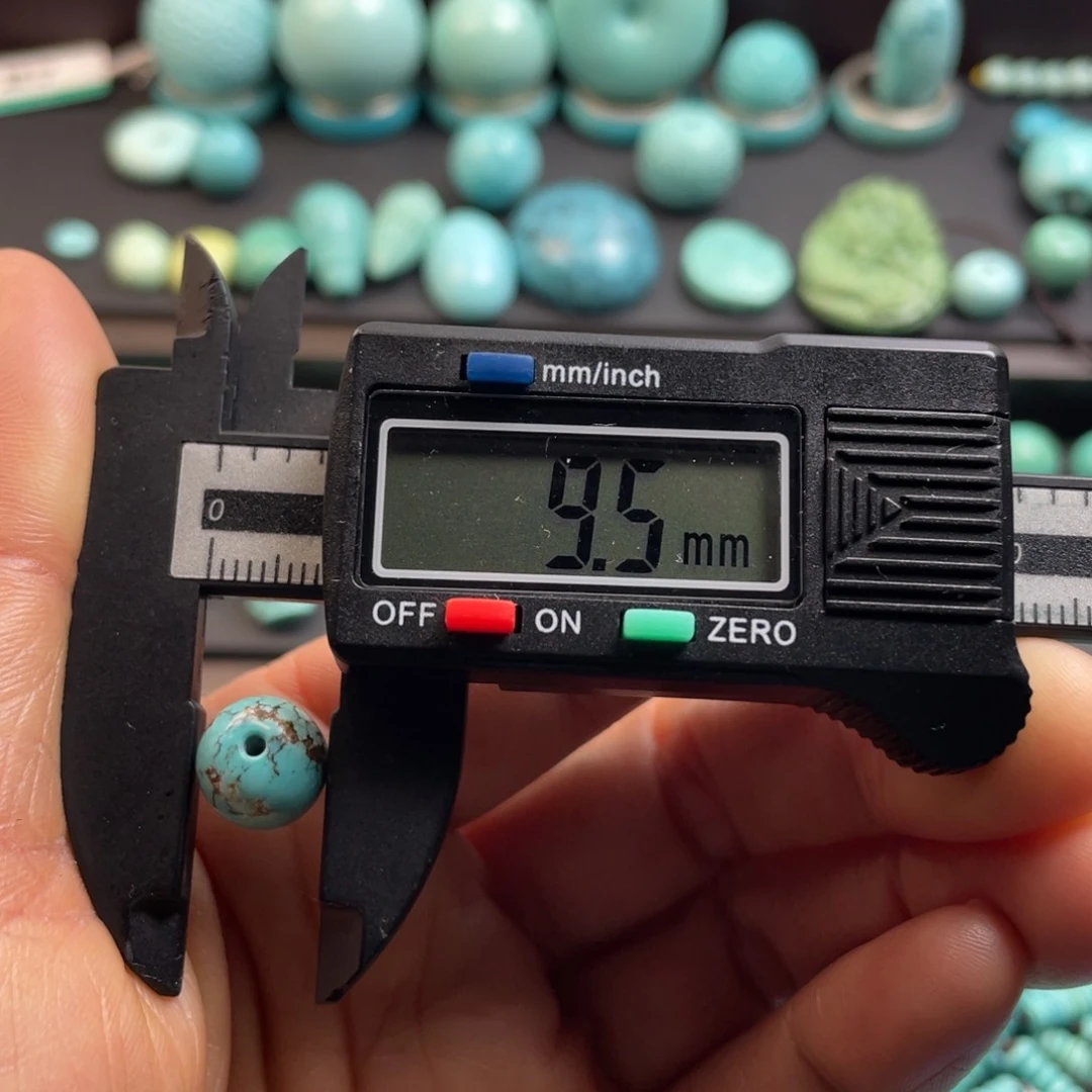 绿松石颈饰未镶嵌