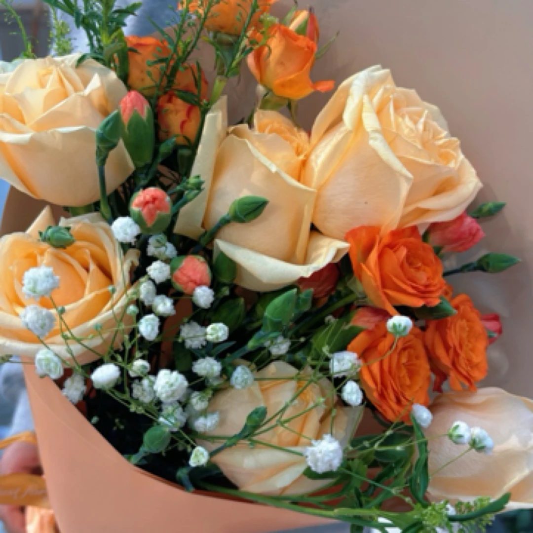 女神节香槟色小花束