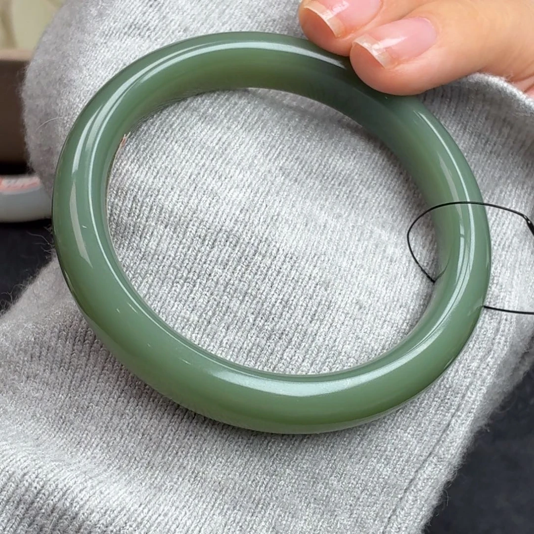 和田玉未镶嵌手镯碧玉粉青毕业60号