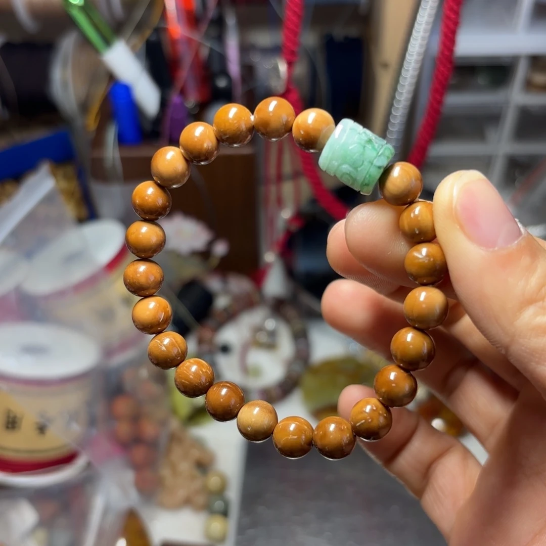 翡翠颈饰未镶嵌伊*