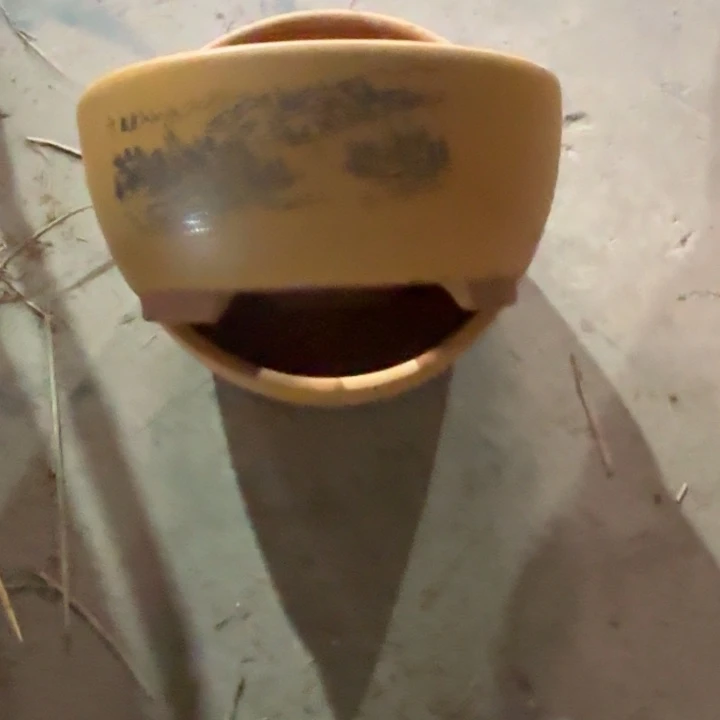 紫砂花盆100-4。