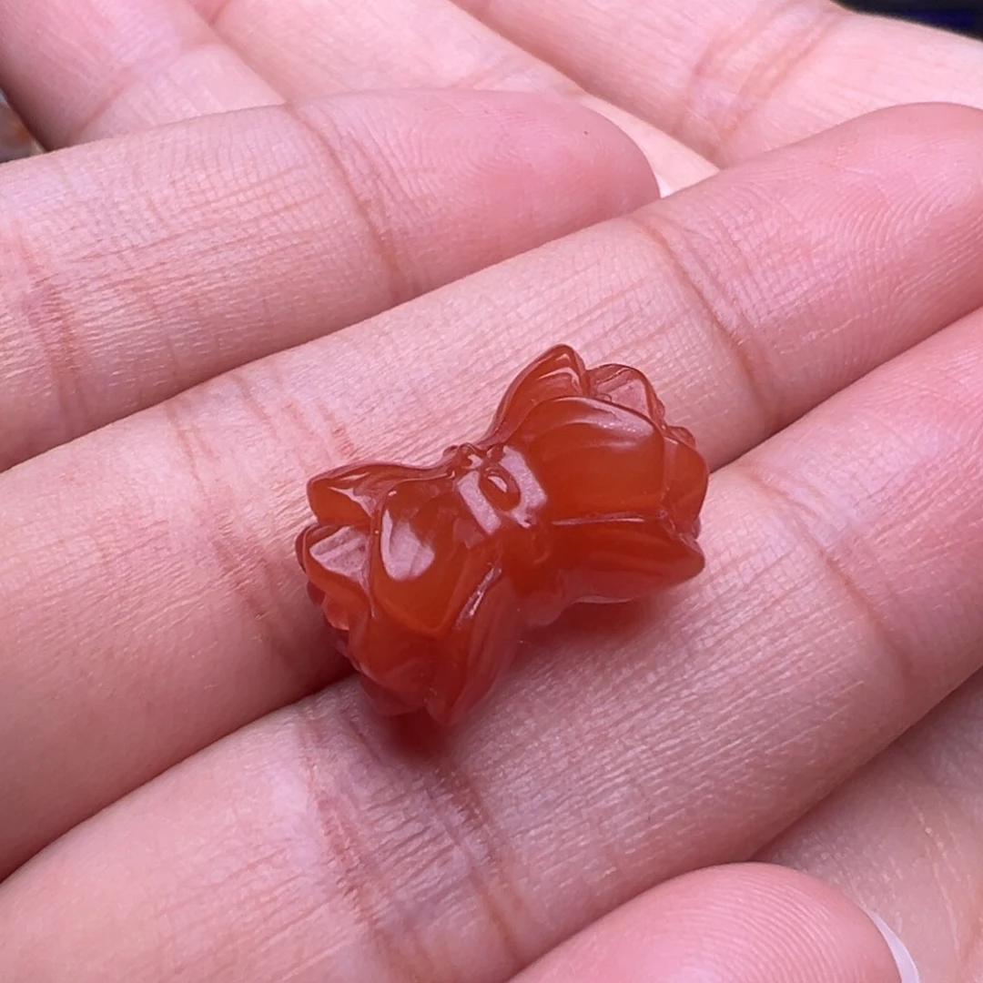 南红玛瑙未镶嵌珠宝奇石并蒂莲