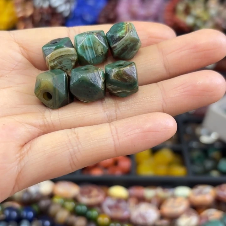 宝***玛瑙/玉髓未镶嵌颈饰