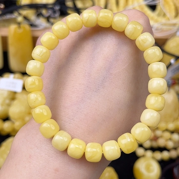 琥珀未镶嵌颈饰琥珀