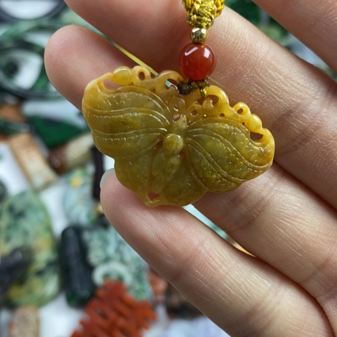 翡翠颈饰未镶嵌詹*儿