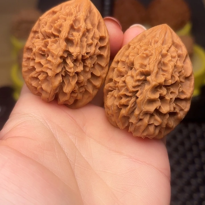 文玩核桃吊坠40招财鼠