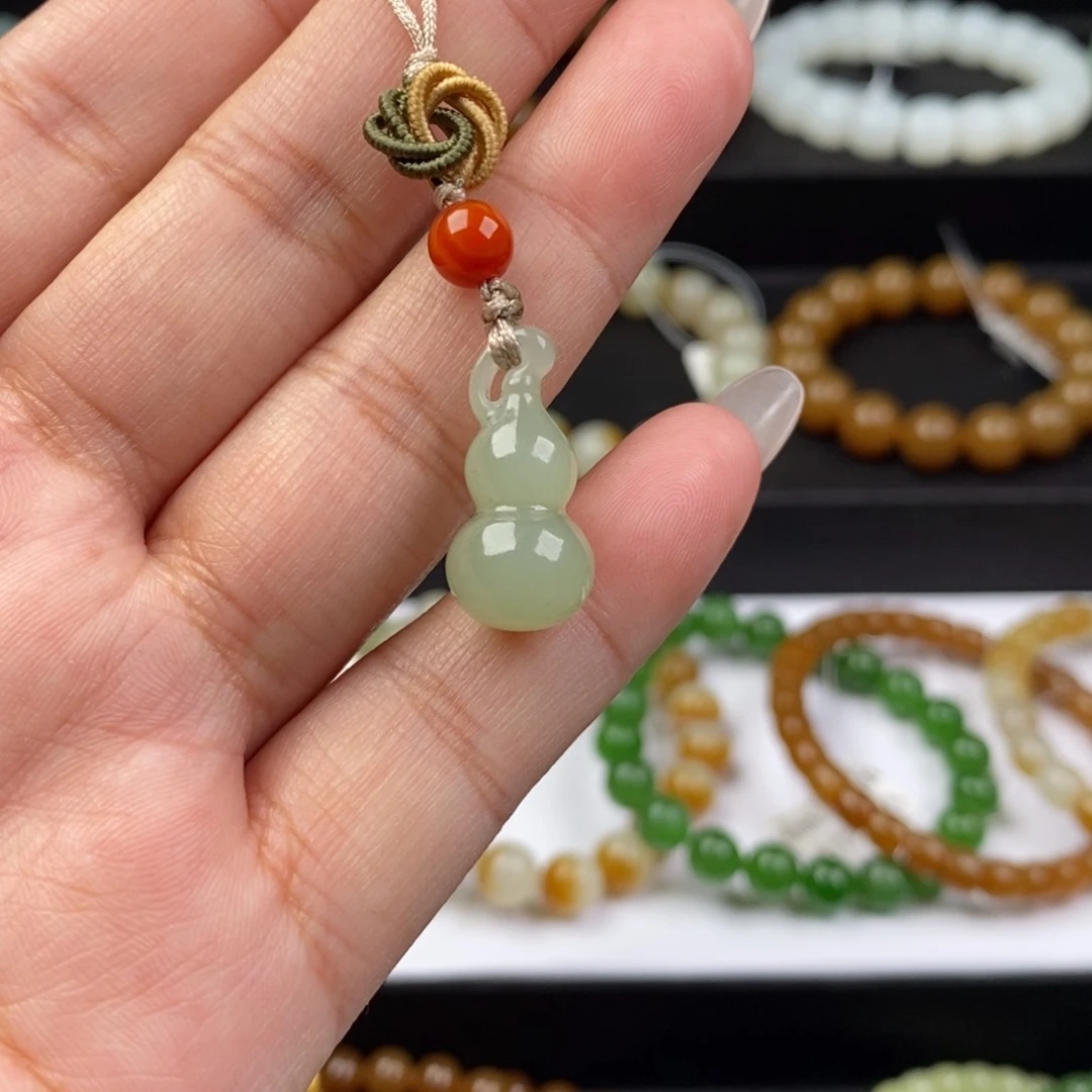 和田玉吊坠未镶嵌