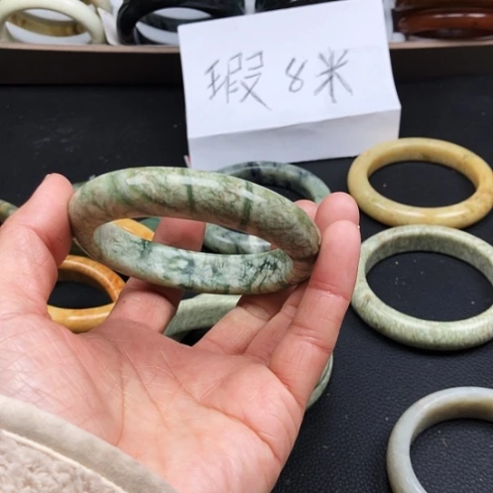 蛇纹石玉手镯未镶嵌派*粥