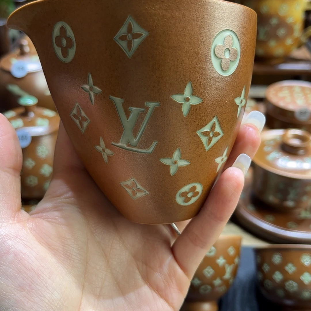 阿***雕草木灰老花公道杯