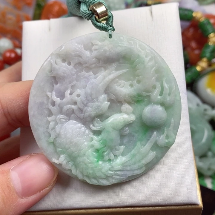 翡翠未镶嵌吊坠(赠链)