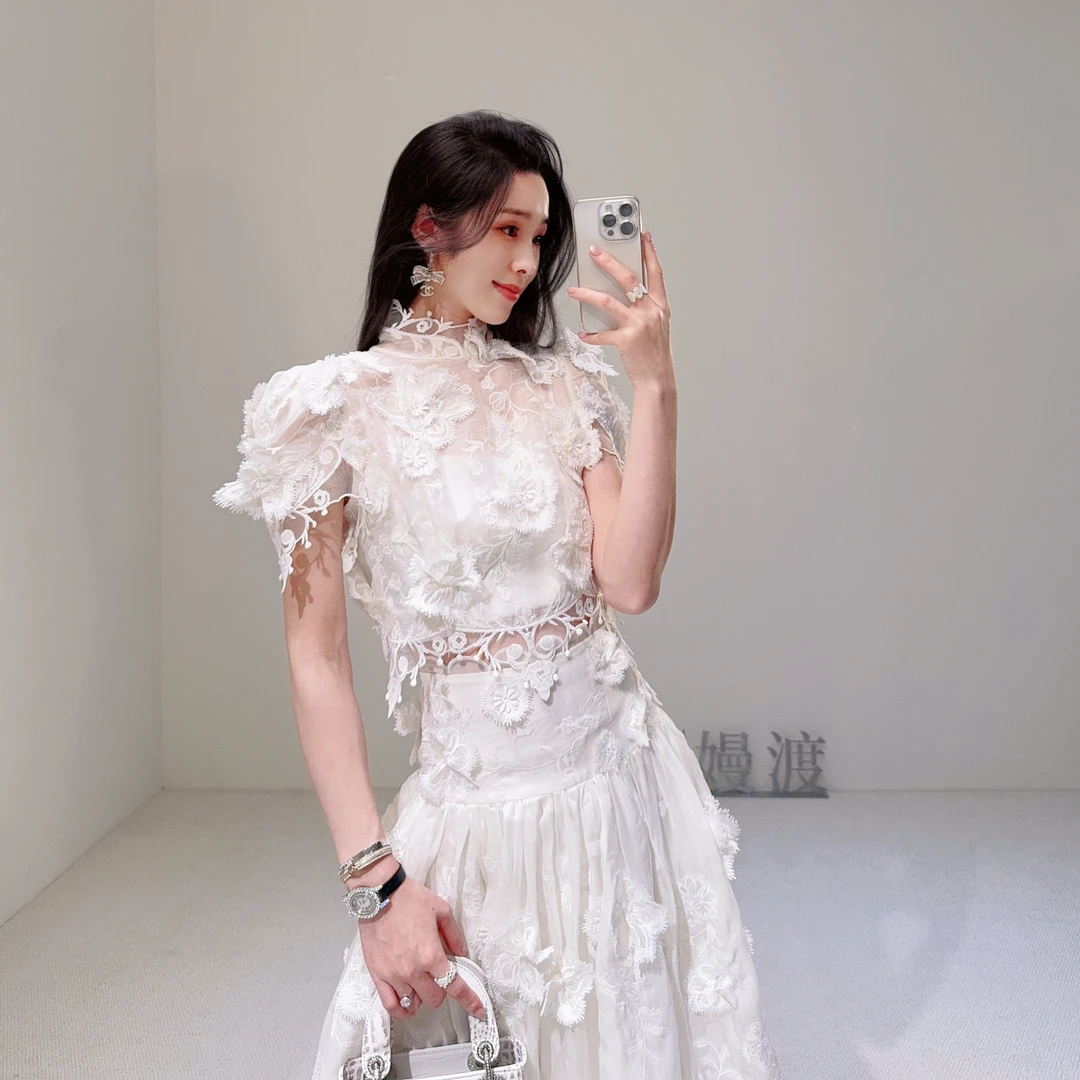 嫚渡2025春夏新款法式立领蕾丝立体花丝麻白色短袖上衣女