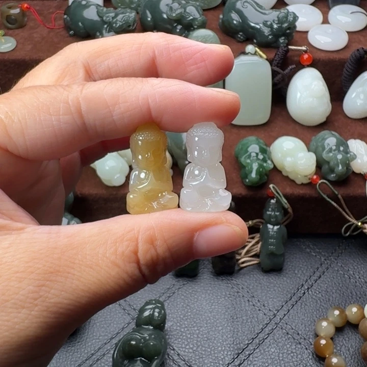 用***3和田玉（糖玉）未镶嵌挂件