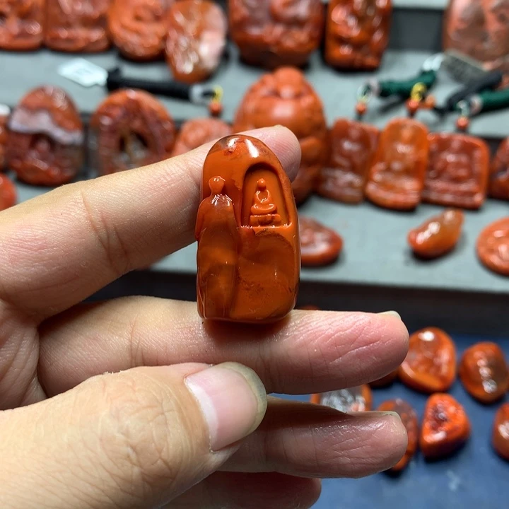 自***的南红玛瑙未镶嵌配饰