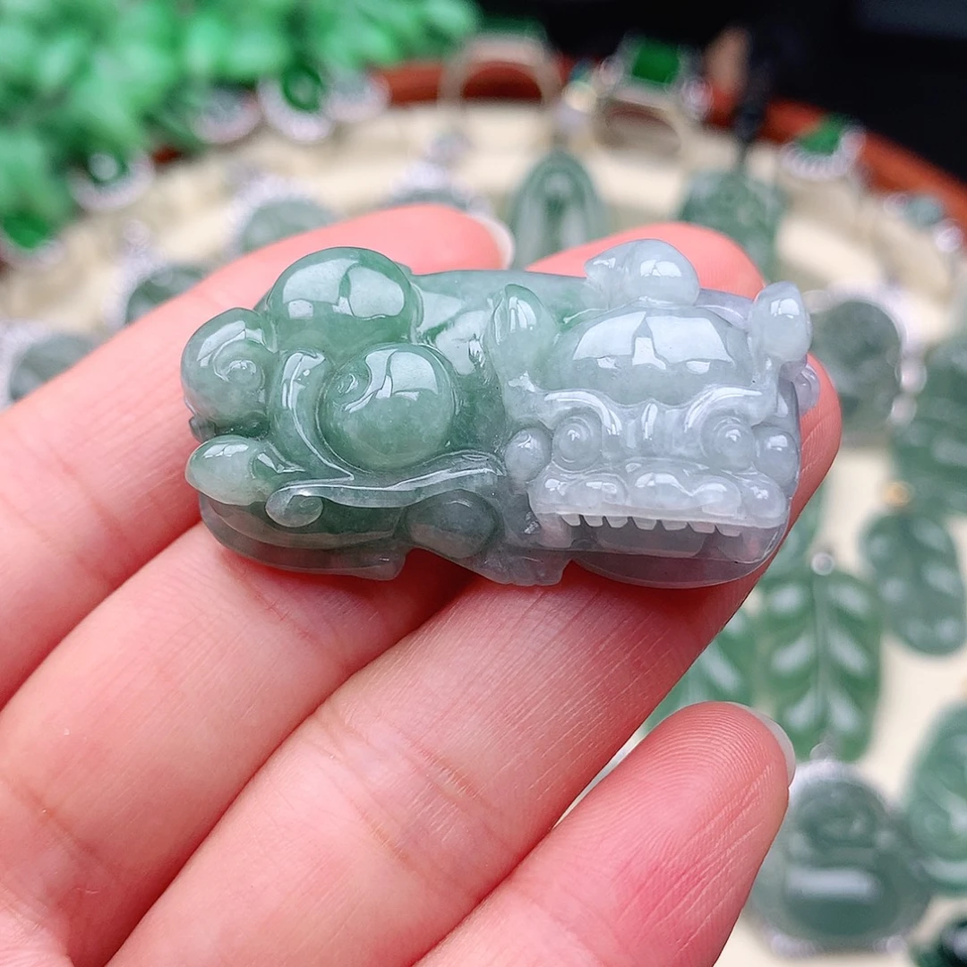 颈饰未镶嵌翡翠吊坠