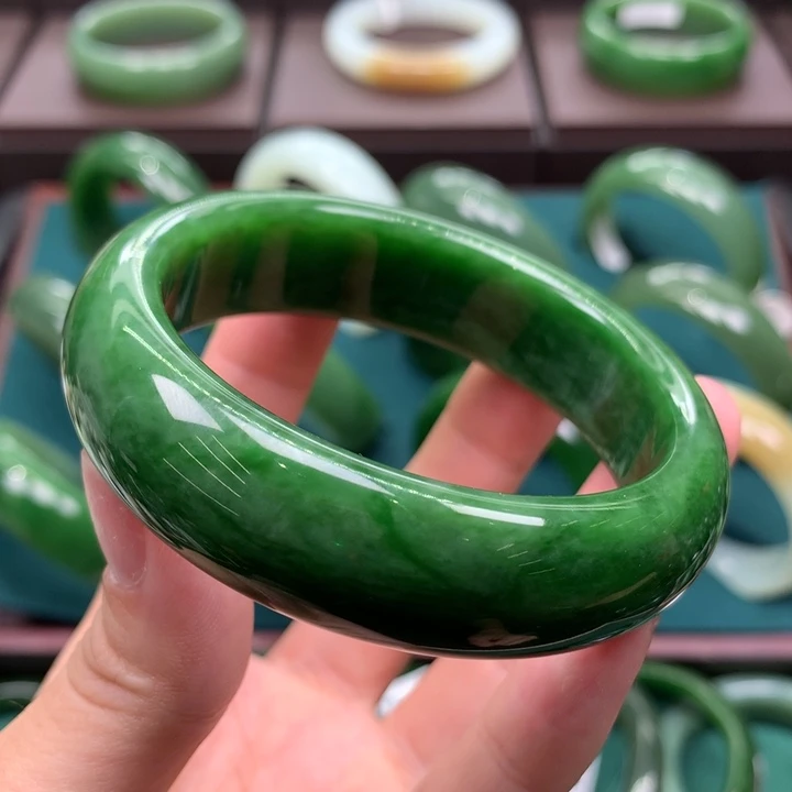 未镶嵌手镯和田玉（碧玉）5556
