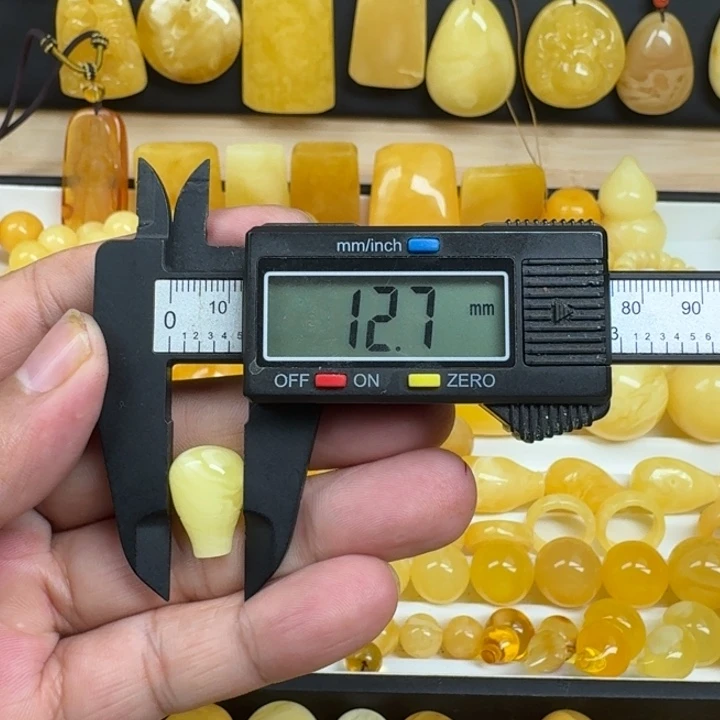 蜜蜡未镶嵌颈饰三通