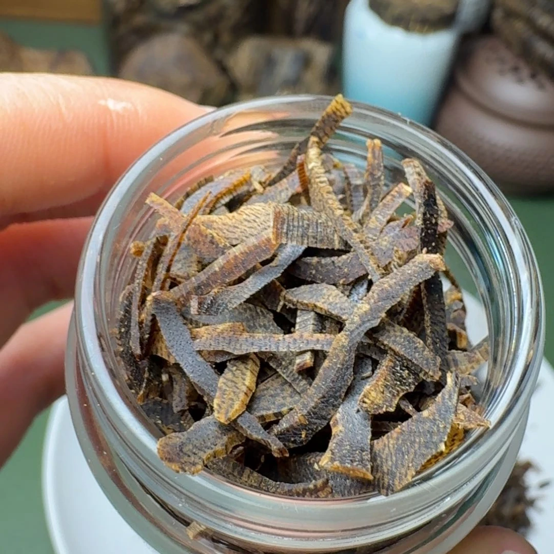 沉香手把件海南紫棋沉水切丝10克