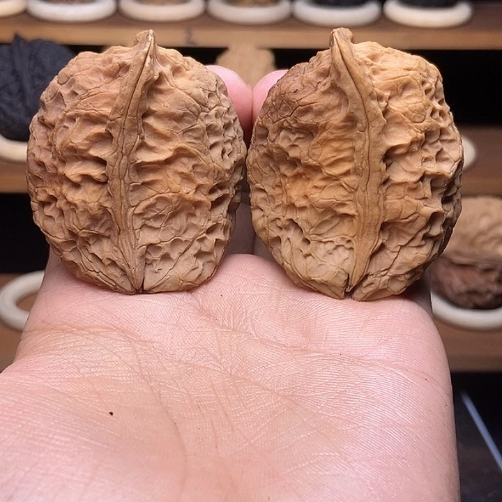 文玩核桃吊坠异型，半臂江山