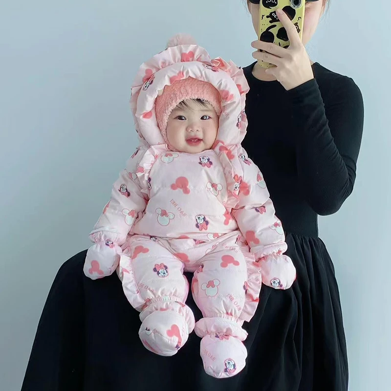 反季婴儿冬季羽绒服连体衣哈衣0-3月宝宝外出抱衣冬装保暖外出服9