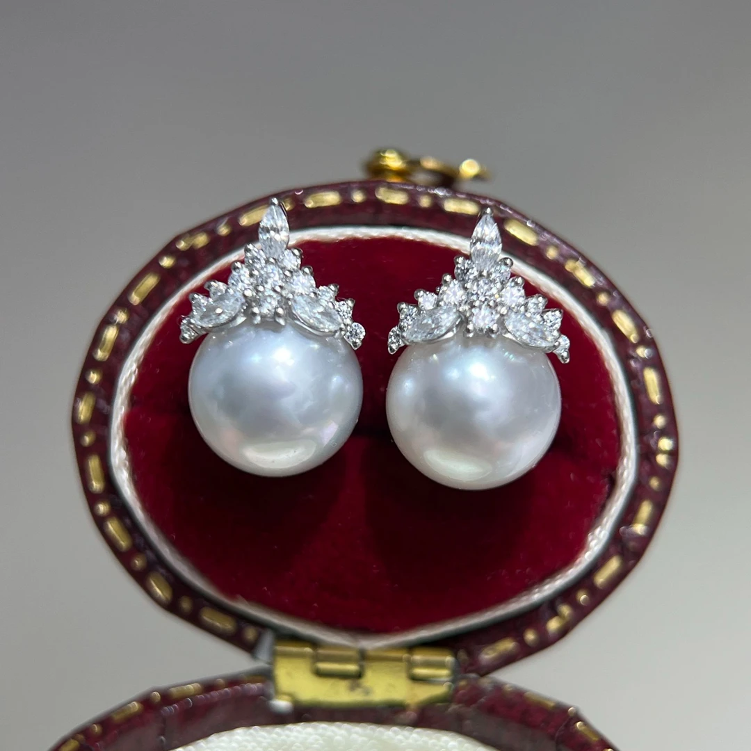 纯天然澳白海水珍珠铂pt900镶嵌时尚百搭冰雪女王珍珠耳钉水桶款